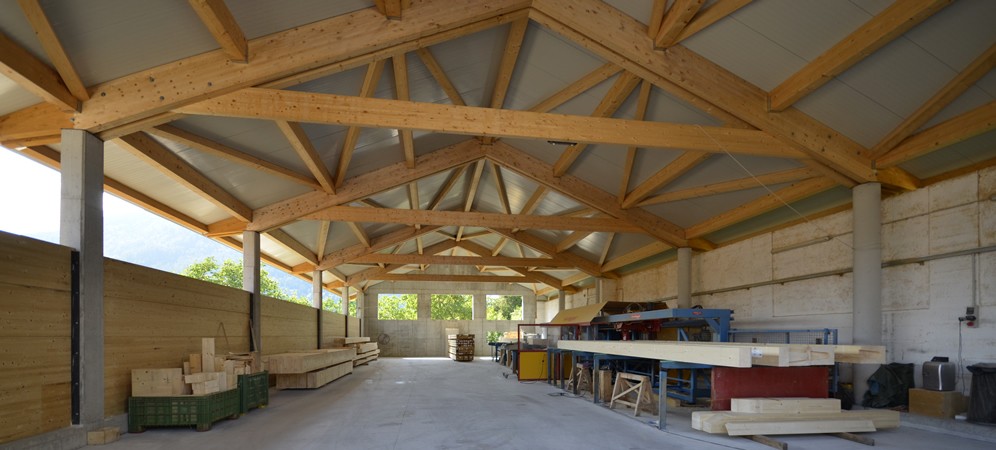 L'azienda - Castellegno - progettazione e taglio legno in Trentino